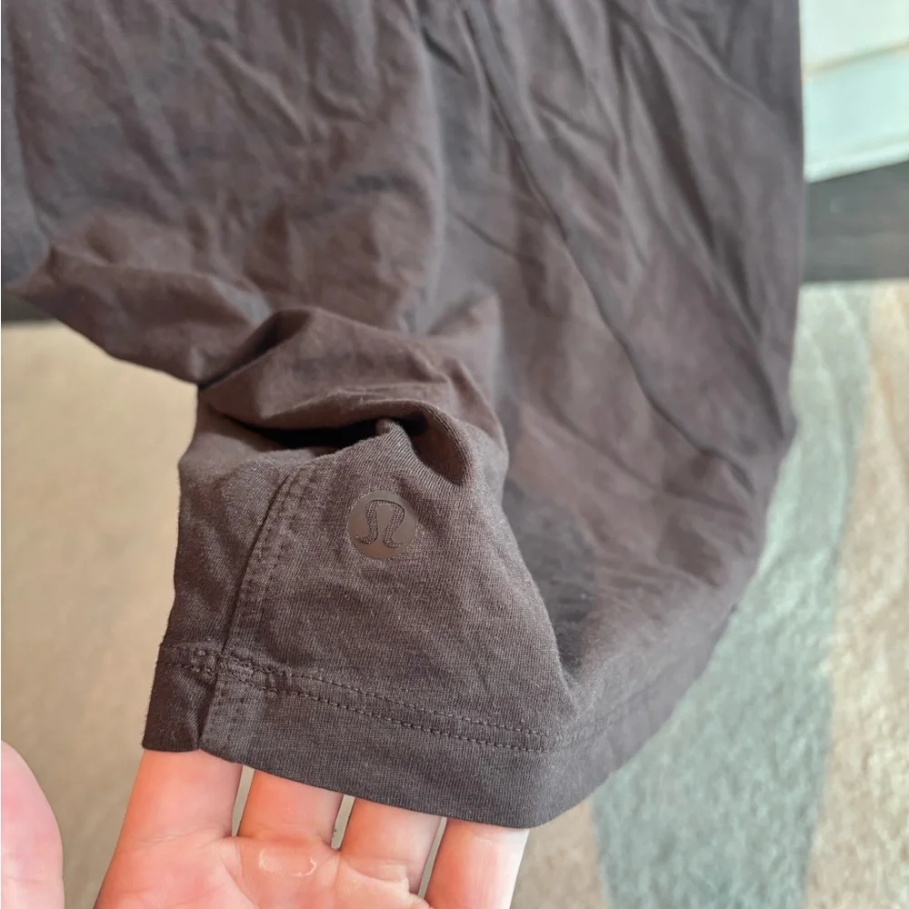 lululemon athletica All Yours Tee Espresso Size 4 Excellent - Picture 3 of 3